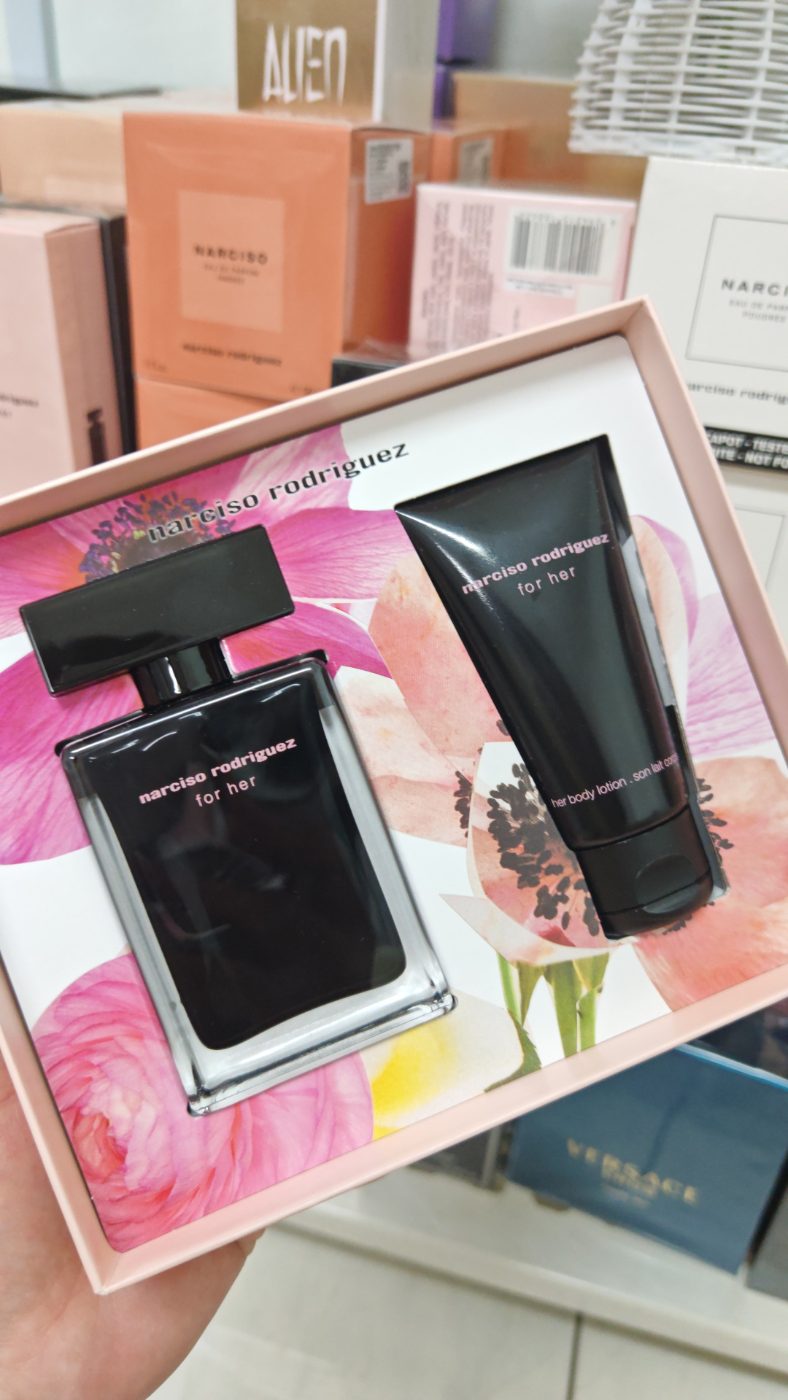 NARCISO 🇲🇾📦👸Set Narciso edt(nar đen )