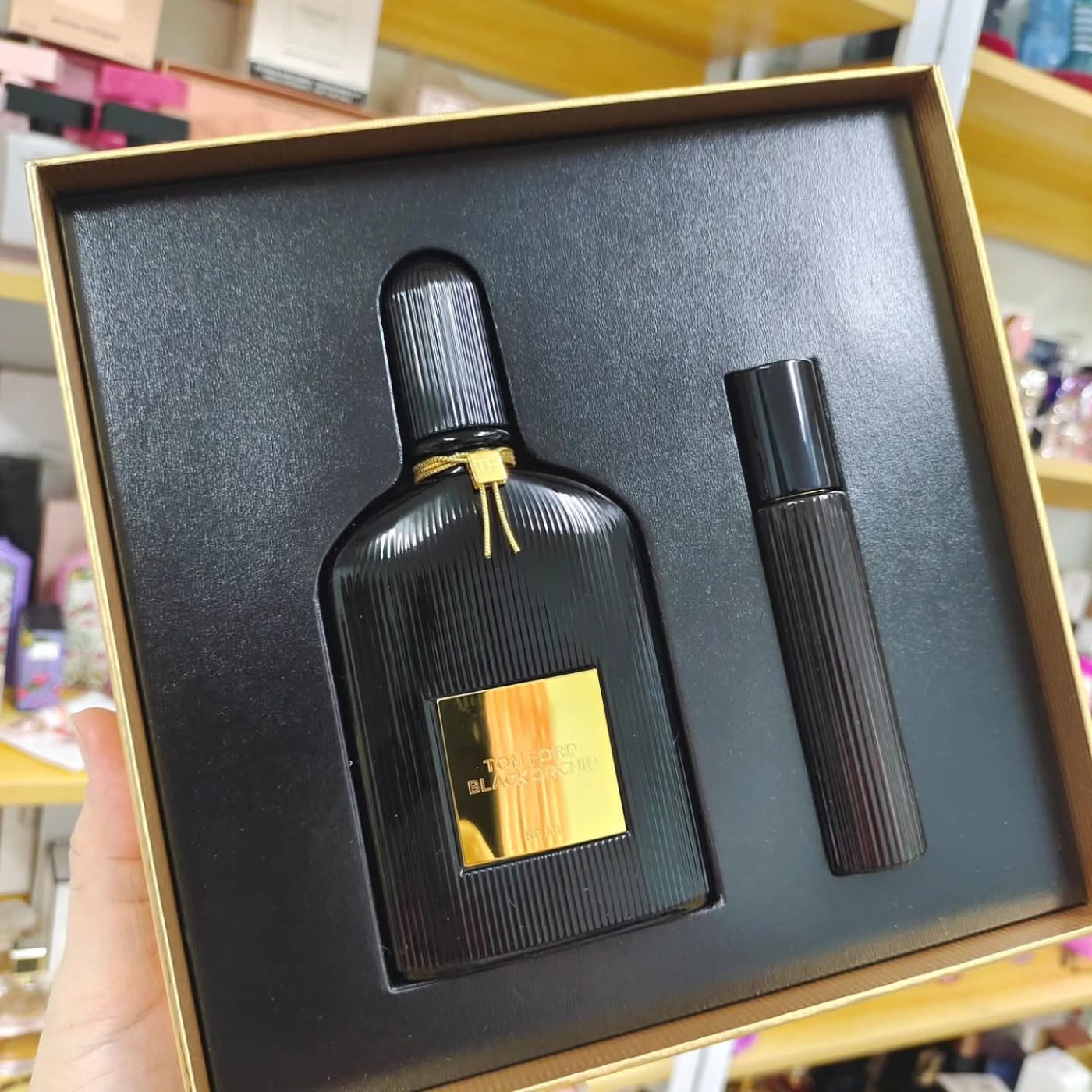 Tomford 🇲🇾🇻🇳👨⚕️👸set 2 chai 50ml+10ml Tomford black Orchid